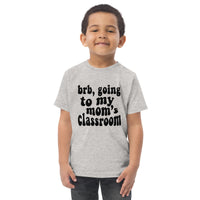 mom's class (black text) kiddo tee