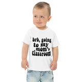 mom's class (black text) kiddo tee