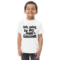 mom's class (black text) kiddo tee